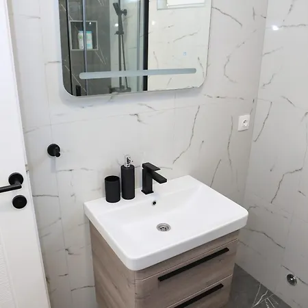 Apartment Keman *