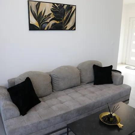 Apartment Keman *